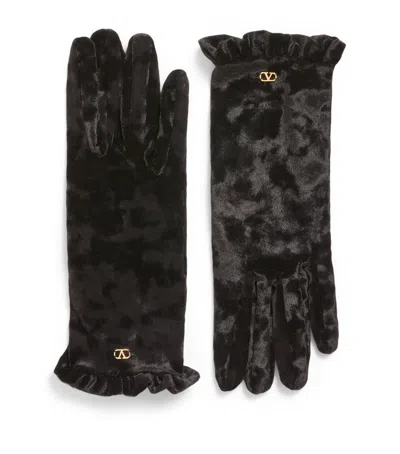 Valentino Garavani Chenille Vlogo Signature Gloves In Brown