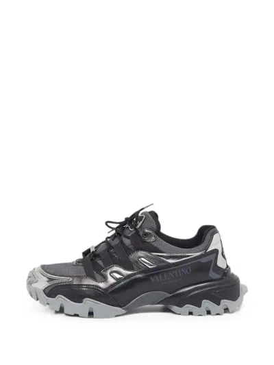 Pre-owned Valentino Garavani Climbers Vlogo Sneakers In Black
