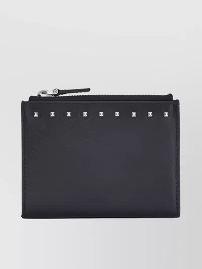 Valentino Garavani Compact Grained Leather Card Holder With Rockstud Detail In Black