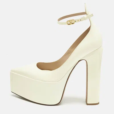 Pre-owned Valentino Garavani Cream Patent Leather Tan-go Platform Pumps Size 38 In White