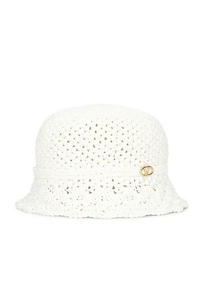 Valentino Garavani Crochet Bucket Hat In Bianco & Gold