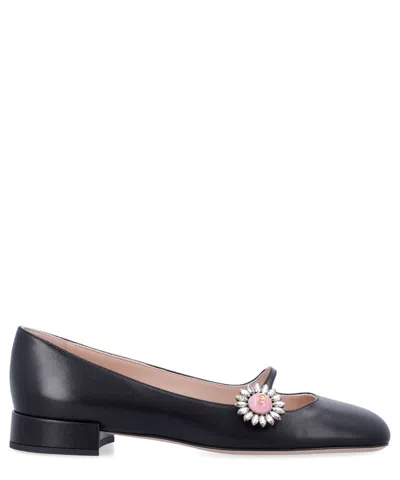 Valentino Garavani Daisy Jewel Pumps In Black
