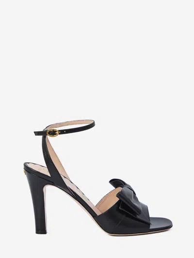 Valentino Garavani Sandal |  Bowow | T. 95 | Capretto/antique Brass Logo Sandals Black