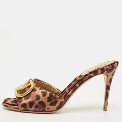 Pre-owned Valentino Garavani Escape V Logo Size 38.5 Brown Leopard Print Fabric Slide Sandals