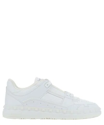Valentino Garavani Freedots Low Top Sneakers In Black