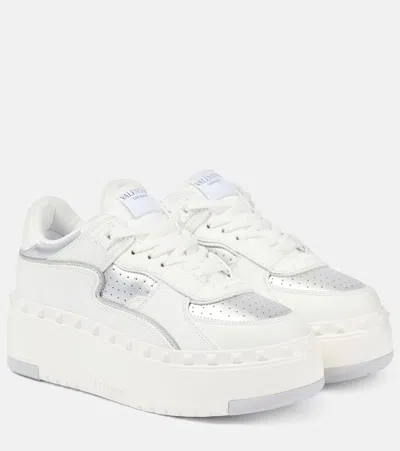 Valentino Garavani Freedots Xl Leather Platform Sneakers In Weiss