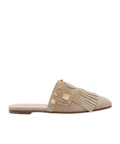 Valentino Garavani Rockstud Fringed Detailed Mules In Beige