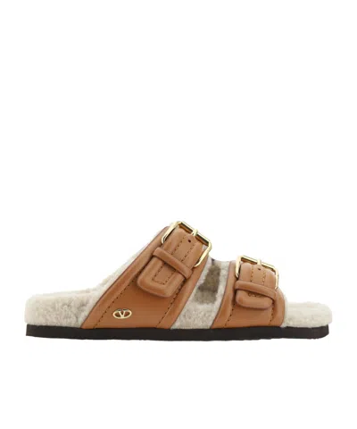 VALENTINO GARAVANI VALENTINO FUSSFRIEND BUCKLE DETAILED SLIP-ON SANDALS
