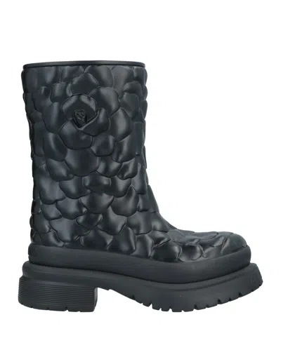 Valentino Garavani Ankle Boots In Black