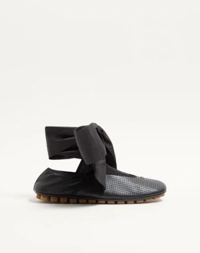 Valentino Garavani Ballerines Rythmika En Cuir Nappa Perforé Femme Noir 41.5 In Black