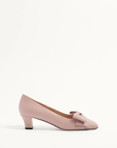 Valentino Garavani Bowow 45 Leather Pumps In Powder