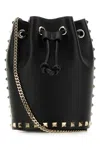Valentino Borsa Mini In Pelle Nera Con Rivetti Piramidali E Chiusura A Cordoncino In Black