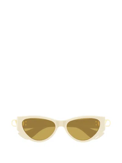 Valentino Garavani Eyewear Vlogo Cat-eye Sunglasses In Black
