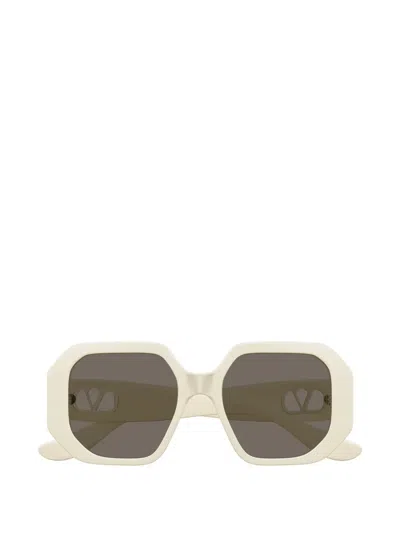 Valentino Garavani Eyewear Vlogo Geometric-frame Sunglasses In Gray