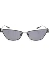 Valentino Garavani Eyewear Vlogo Sign Cat-eye Sunglasses In 黑色