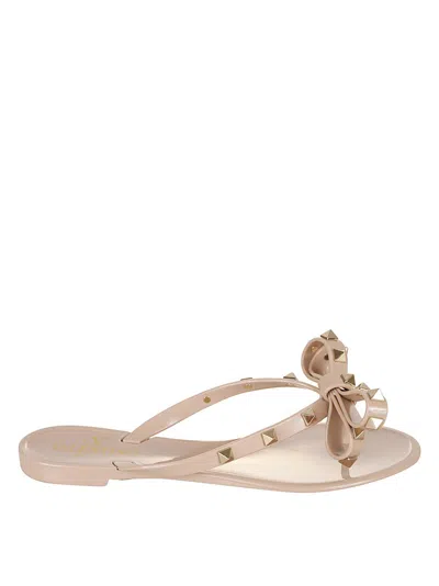 Valentino Garavani Flat Thong Sandals In Neutral