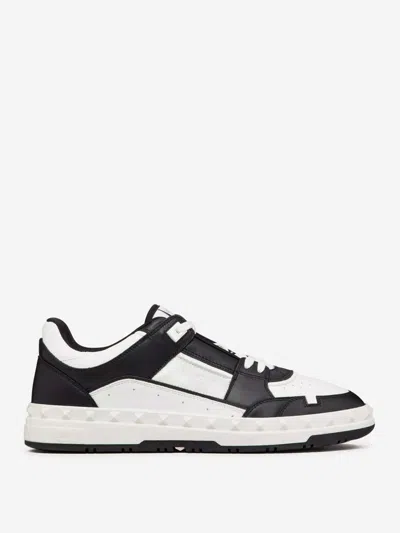 VALENTINO GARAVANI VALENTINO GARAVANI FREEDOTS LEATHER SNEAKERS