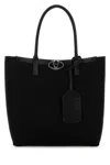 Valentino Garavani Handbags. In Black