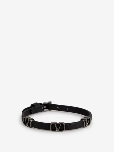 Valentino Garavani Leather Logo Bracelet In Black