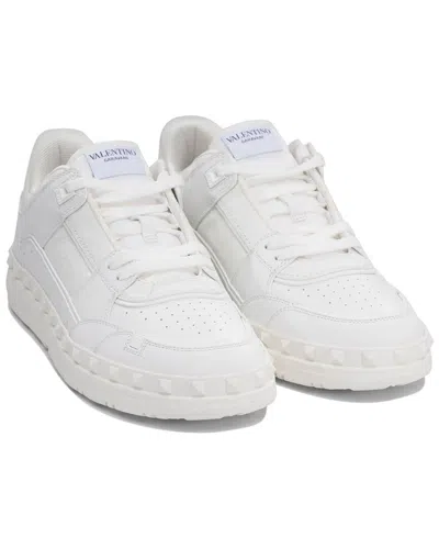 Valentino Garavani Freedots Low Top Sneakers In Black