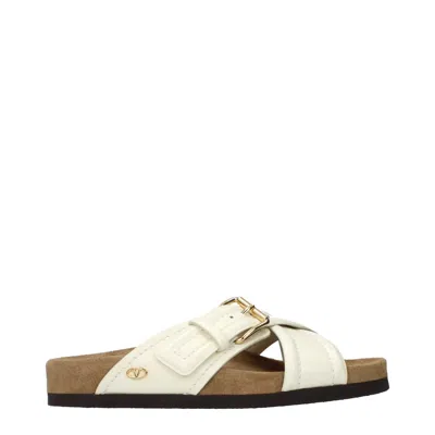 Valentino Garavani Logo-embellished Leather Slipper In Neutral