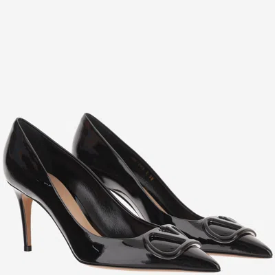 Valentino Garavani Logo-embellished Patent Leather Pump In Black