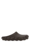 VALENTINO GARAVANI VALENTINO GARAVANI MAN CHOCOLATE RUBBER ROMAN STUD TURTLE SLIPPERS