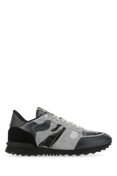 VALENTINO GARAVANI VALENTINO GARAVANI MAN MULTICOLOR FABRIC AND NAPPA LEATHER ROCKRUNNER CAMOUFLAGE SNEAKERS