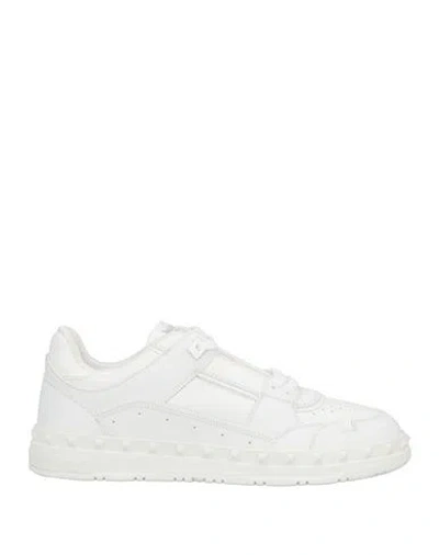 Valentino Garavani Freedots Low Top Sneakers In Black