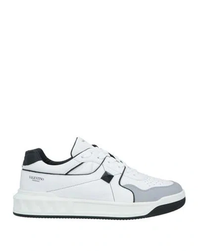 Valentino Garavani Man Sneakers White Size 9 Leather