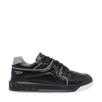 Valentino Garavani Men One Stud Low-top Sneakers