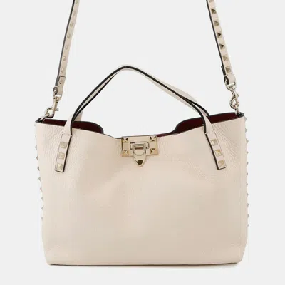 Pre-owned Valentino Garavani Garavani Rock Studded Handbag Ivory/red Leather In Sand