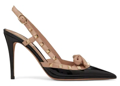 Pre-owned Valentino Garavani Garavani Rockstud Bow Slingback Patent Leather Pump 100mm (women's) Sneakers In Black/beige