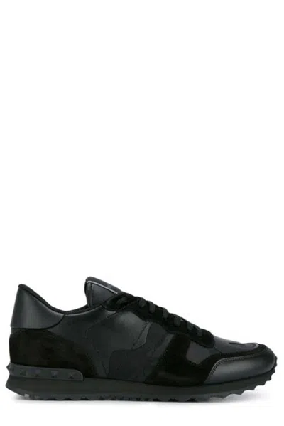 Valentino Garavani Garavani Rockstud Camouflage Rockrunner Sneakers In Black