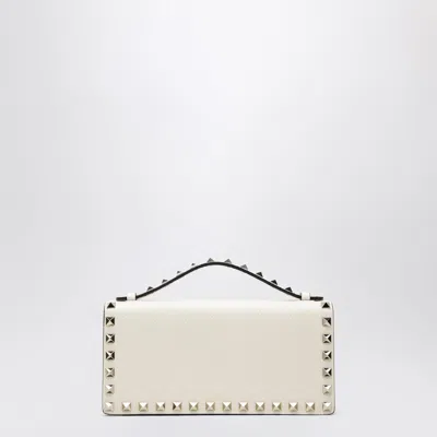 Valentino Garavani Rockstud Chain Wallet In Grained Calfskin, Light Ivory In Beige