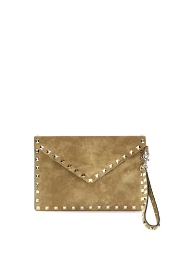 Valentino Garavani Rockstud Clutch In Beige