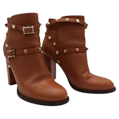 Pre-owned Valentino Garavani Rockstud Leather Ankle Booties - Cognac Brown