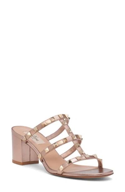 Valentino Garavani Rockstud Metallic Slide Sandal Women) In Pink
