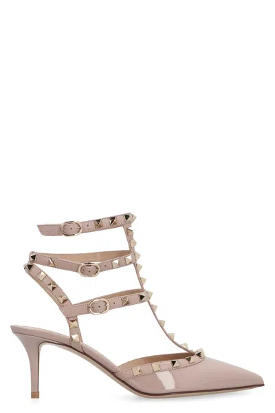 Valentino Garavani Rockstud Patent Leather Slingback Pumps In Beige