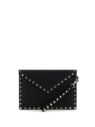 Valentino Garavani Rockstud Pouch Clutch In Black