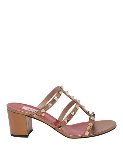 Valentino Garavani Rockstud Pump Sandals In Brown