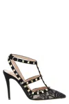 Valentino Garavani 'rockstud' Pumps In Black