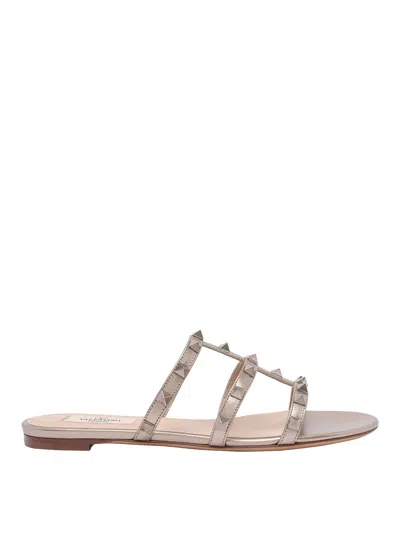 Valentino Garavani Rockstud Slide Sandals In Neutral