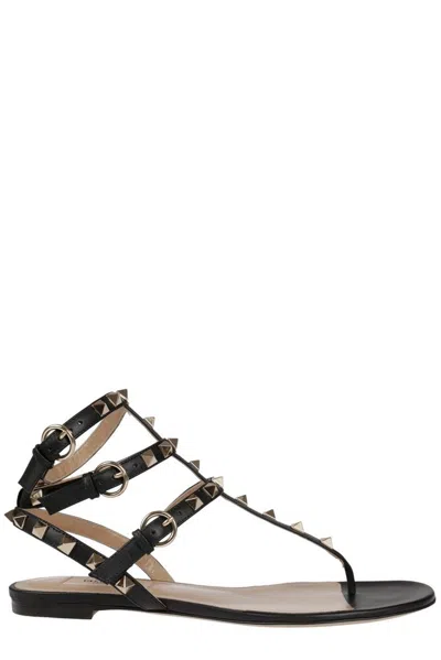 Valentino Garavani Rockstud Flip Flop Sandals In Black