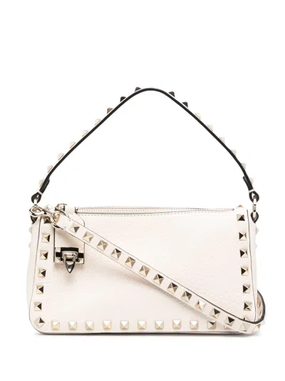 Valentino Garavani Rockstud Small Shoulder Bag In Grained Calfskin In Blanco