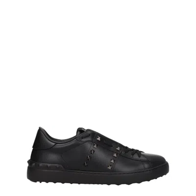 Valentino Garavani Valentino Rockstud Untitled Sneakers In Black