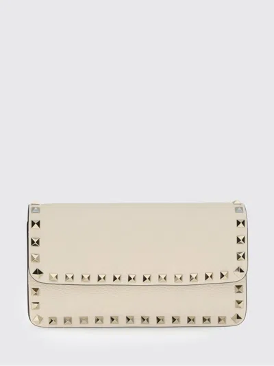 Valentino Garavani Rockstud Wallet On Chain In Grained Calfskin With Studs In Neutral