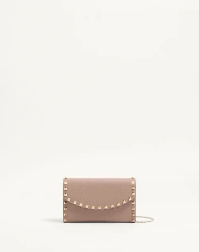 Valentino Garavani Rockstud Wallet With Chain In Grainy Calfskin Woman Poudre Uni