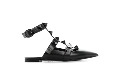 Pre-owned Valentino Garavani Garavani Roman Studs Sandals (women's) Sneakers In Black