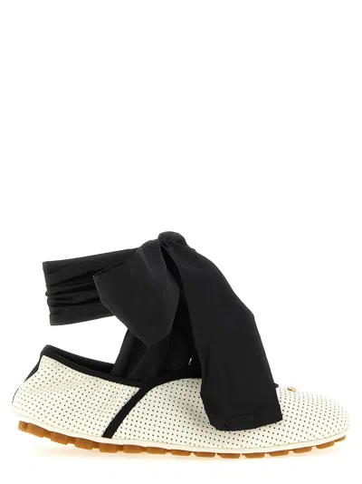 Valentino Garavani Rythmika Ballet Flat In Cream